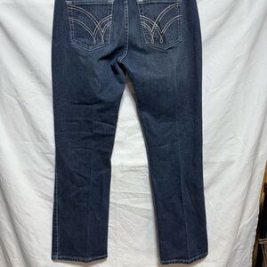 EUC Wrangler Q Baby Jeans s 9/10 x 32 (4ak)